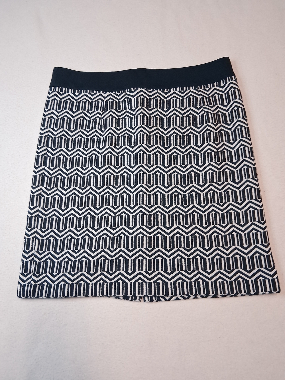 Banana Republic Black and White Geometric Knit Mini Skirt
